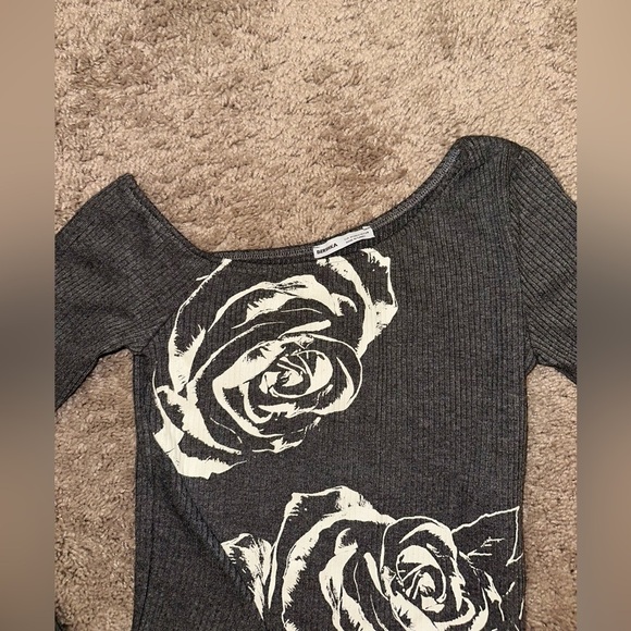 Y2K style asymmetrical handkerchief edge rose print ribbed top off shoulder neck - Picture 4 of 6